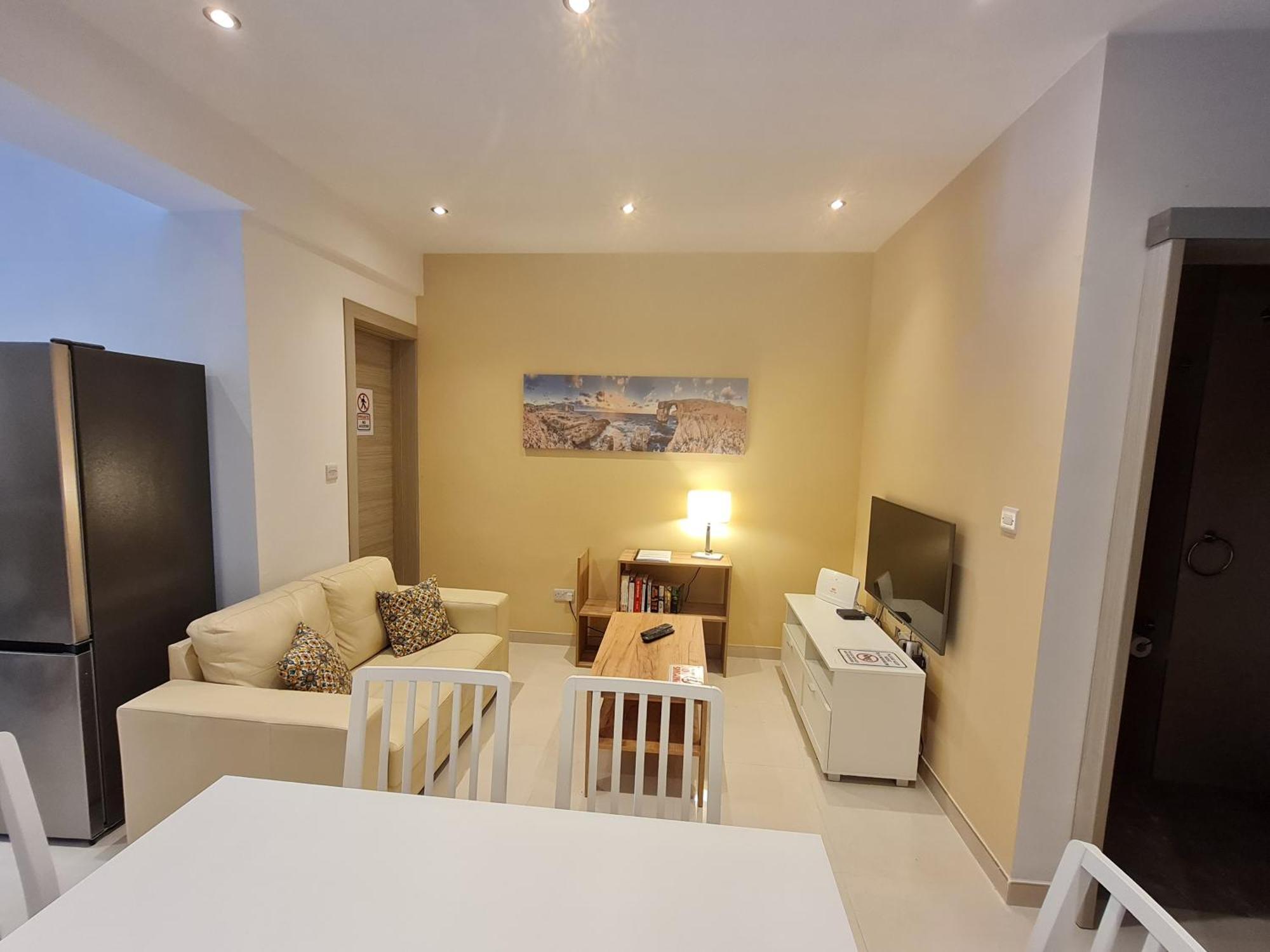 - Lovely 3 Bedroom Unit *