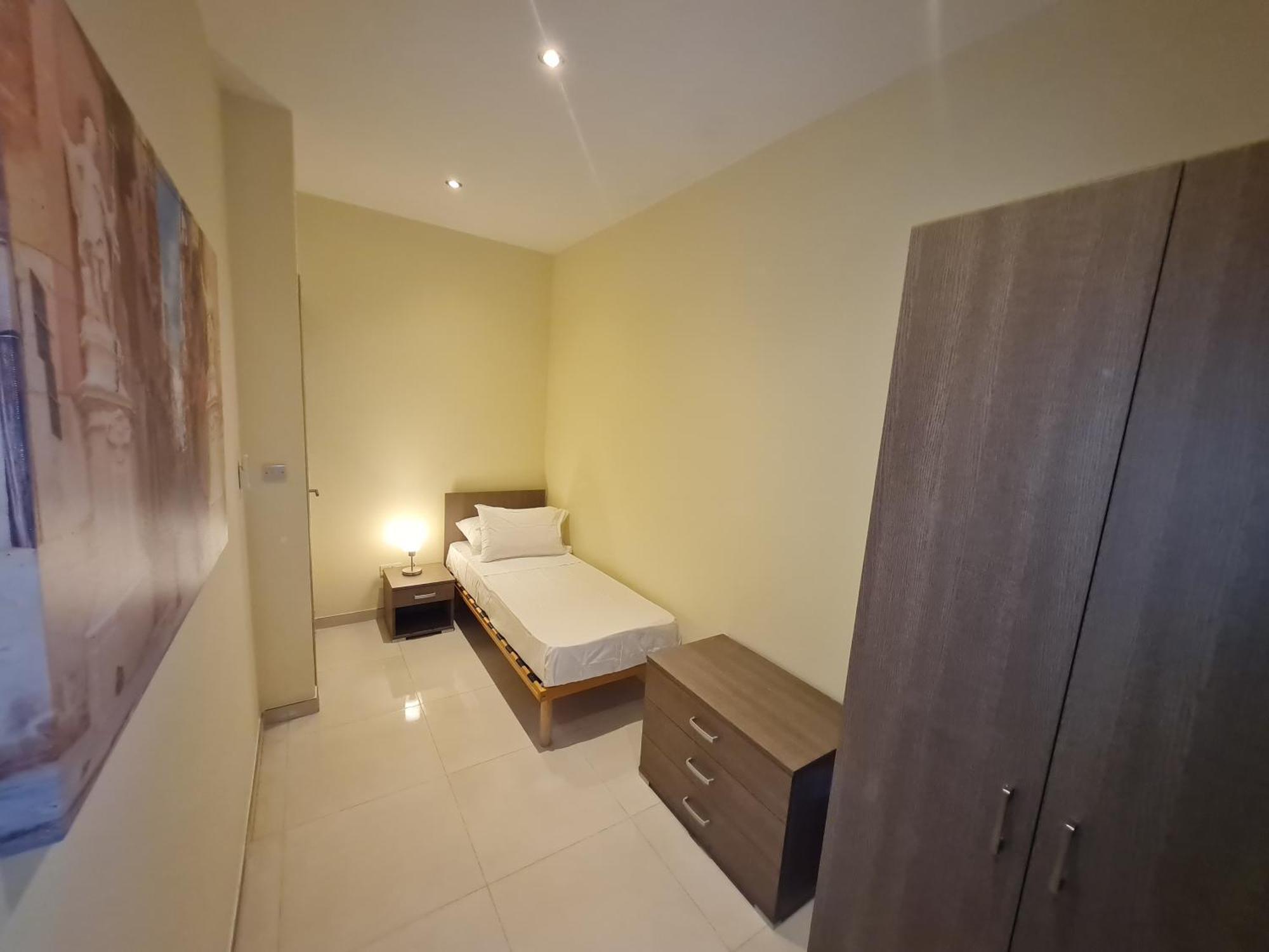 - Lovely 3 Bedroom Unit Apartament Tarxien